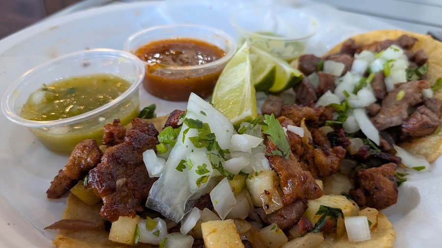 Menuderia Y Taqueria El Flako photo 2