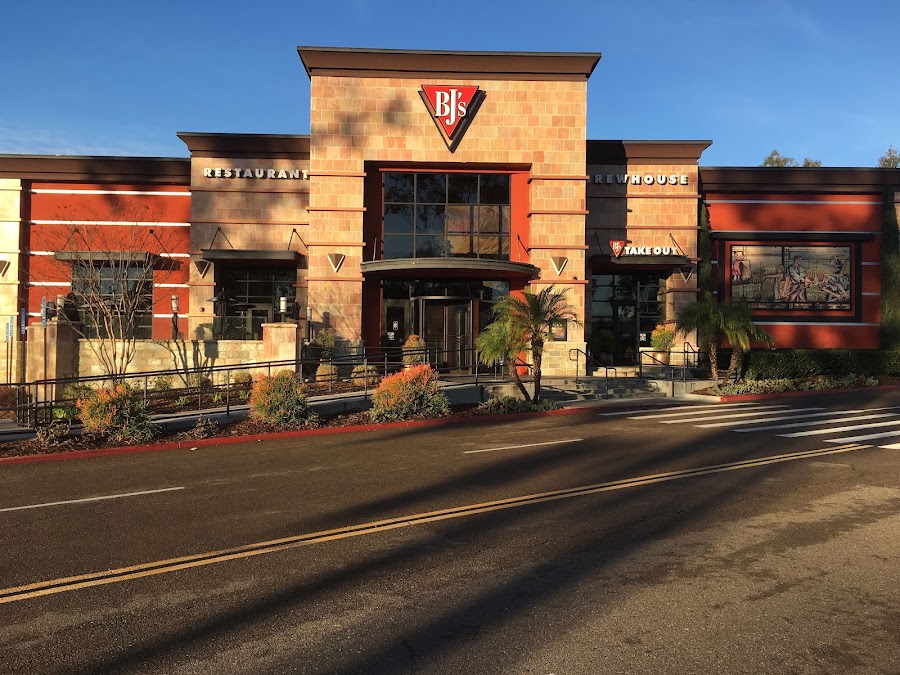 BJ's Restaurant & Brewhouse photo 4